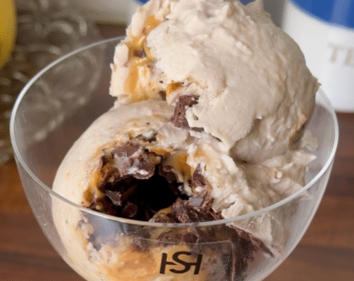 Vegansk snickersglass på 4 ingredienser utan socker